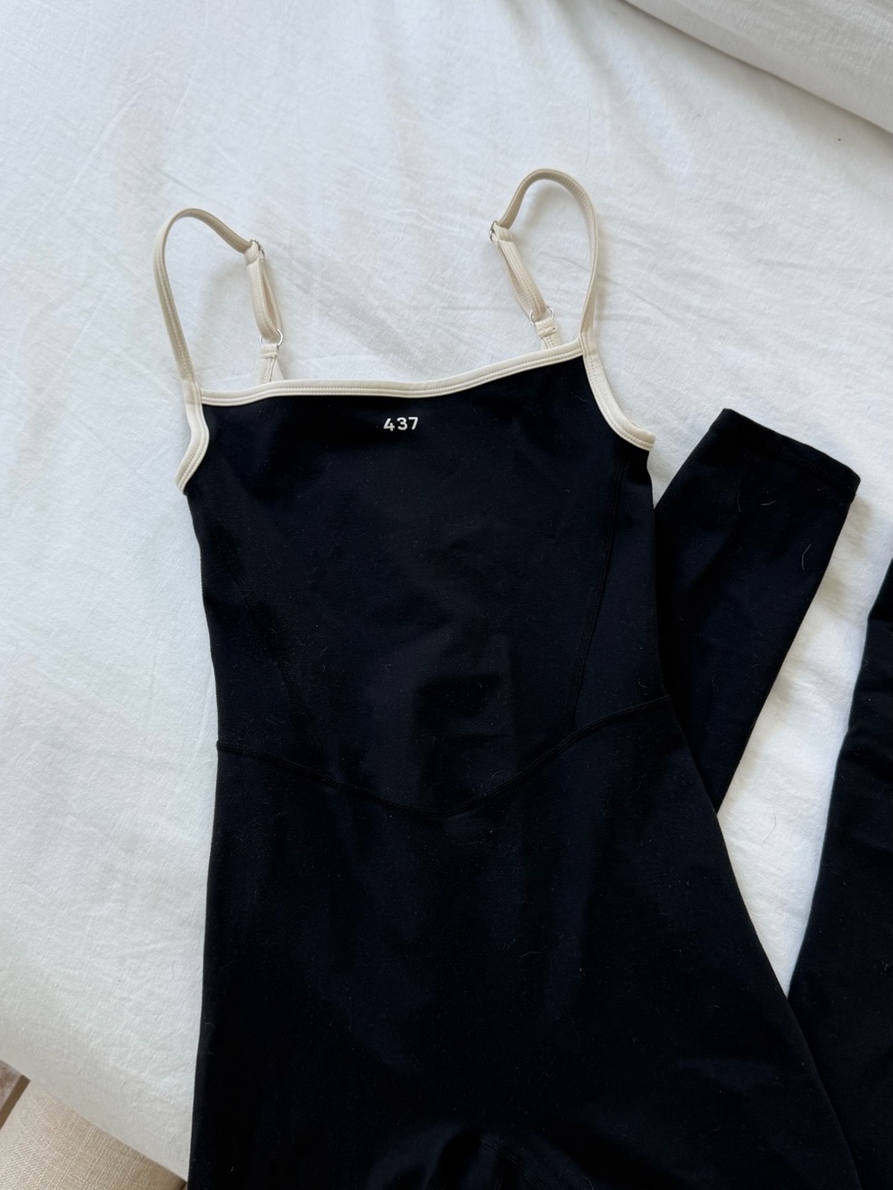 437 The Onesie Black & Cream - XS - Picture 4 of 5